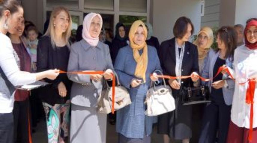 G&ouml;n&uuml;ll&uuml;lerin At&ouml;lyede &Uuml;rettiği El Emeği &Uuml;r&uuml;nleri G&ouml;r&uuml;c&uuml;ye &Ccedil;ıktı