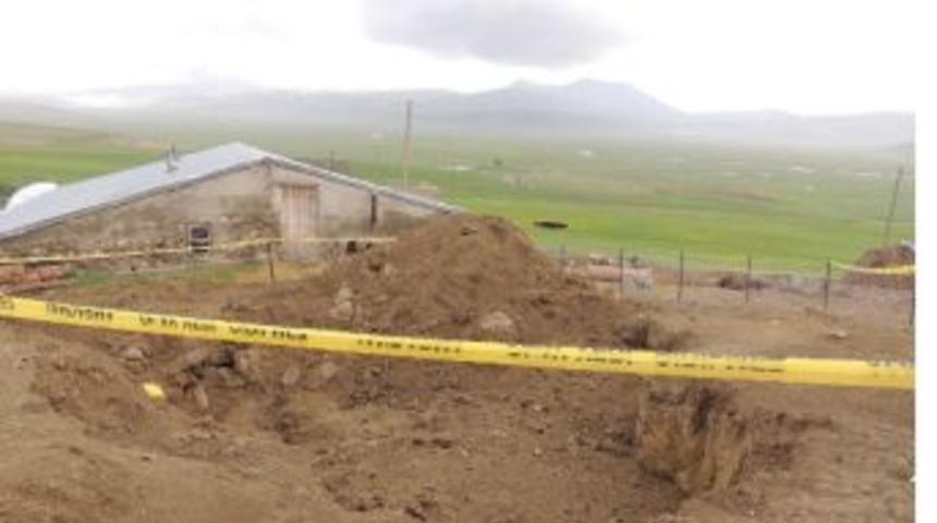 Foseptik &Ccedil;ukuru Kazılırken Tarihi Yerleşim Alanı Bulundu