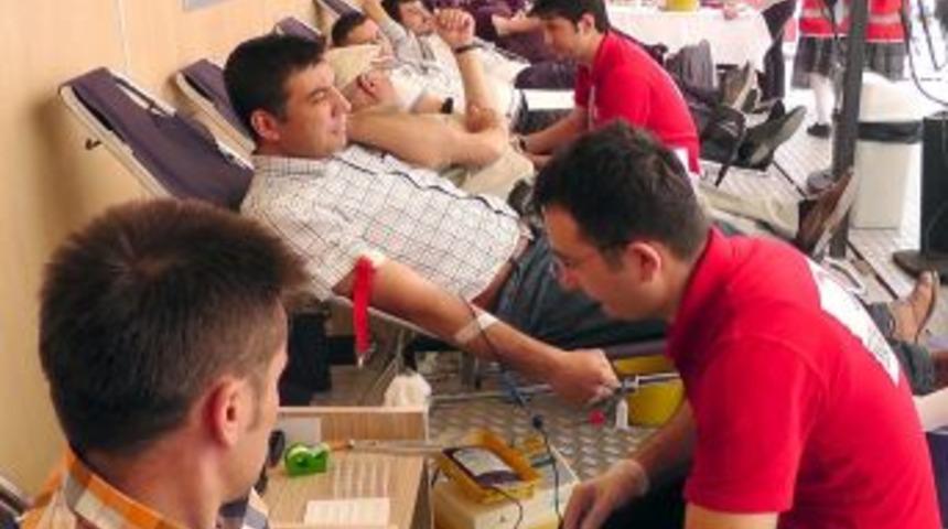 İlk&ouml;ğretim &Ouml;ğrencileri Kan Bağışı Kampanyası D&uuml;zenledi