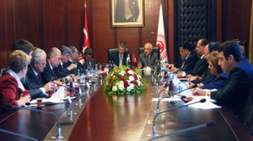 Cemil &Ccedil;i&ccedil;ek, Macar Meclisi Heyetini Kabul Etti