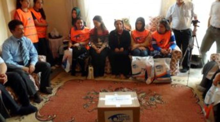 Yıldırımhanlı &Ouml;ğrenciler Har&ccedil;lıklarıyla 120 Yetim &Ccedil;ocuğu Giydirdi