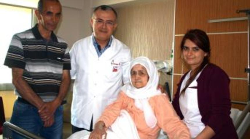 Yaşlı Kadının Karnından 7.5 Kiloluk Ur &Ccedil;ıktı