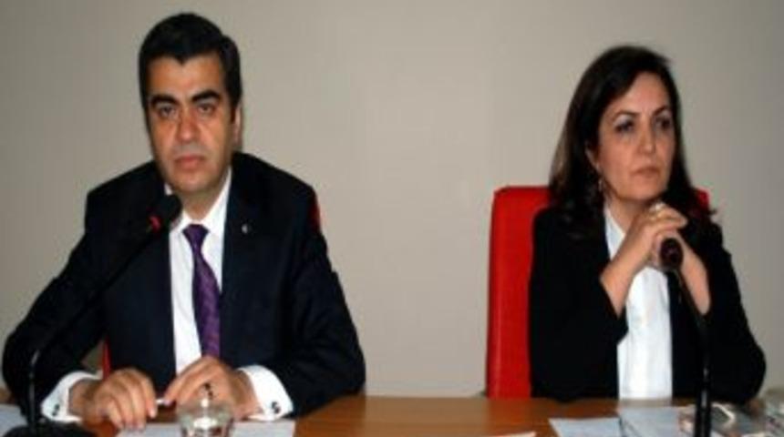 14 &Uuml;lkeden Gelen Akademisyenler Vali D&uuml;zg&uuml;n'&uuml; Ziyaret Etti