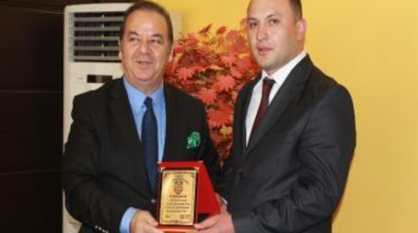 &Ccedil;arşamba&rsquo;nın En İyi Şof&ouml;rlerine Plaket