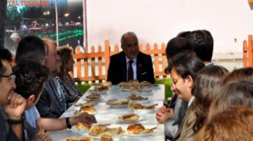 Suşehri Belediye Başkanı Sel&rsquo;e, Okullarda &ldquo;teşekk&uuml;r&rdquo; Programı D&uuml;zenlendi