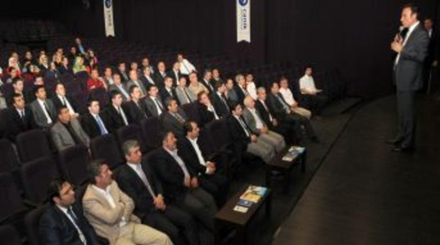 Canik Belediye Başkanı Gen&ccedil; Projelerini &Ccedil;alışanlarına Anlattı