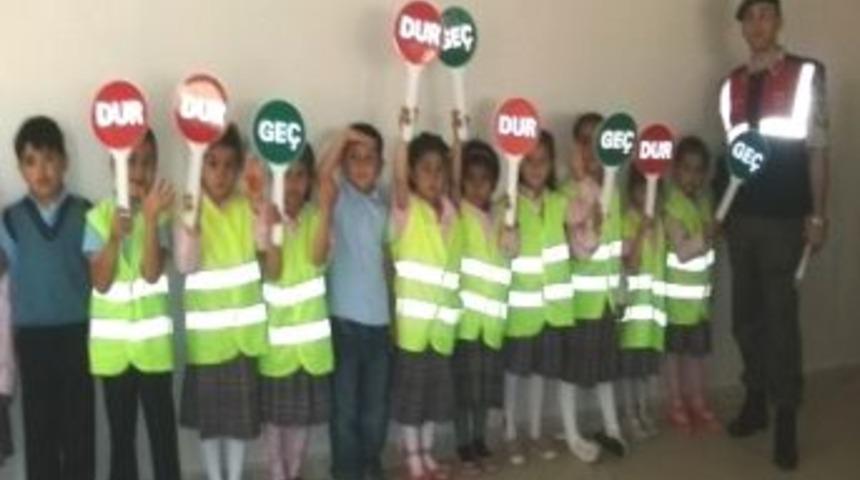 Karayolu G&uuml;venliği Ve Trafik Haftası Altıntaş&rsquo;ta Kutlandı