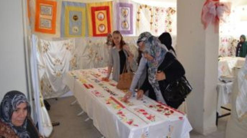 Sarıkaya Halk Eğitimi Merkezi Yıl Sonu Sergisi A&ccedil;tı