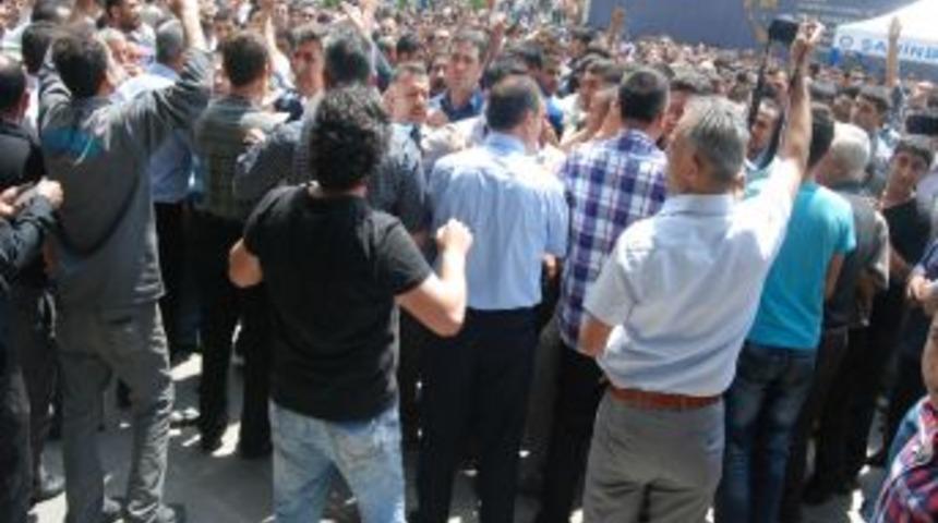 Sanayi Esnafının Protestosunda Gerginlik Yaşandı, &Ouml;deme Kolaylığı S&ouml;z&uuml; Verildi