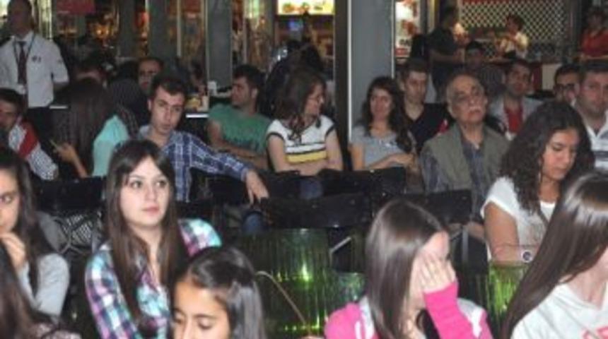 Film Galasında Oyuncu Skandalı