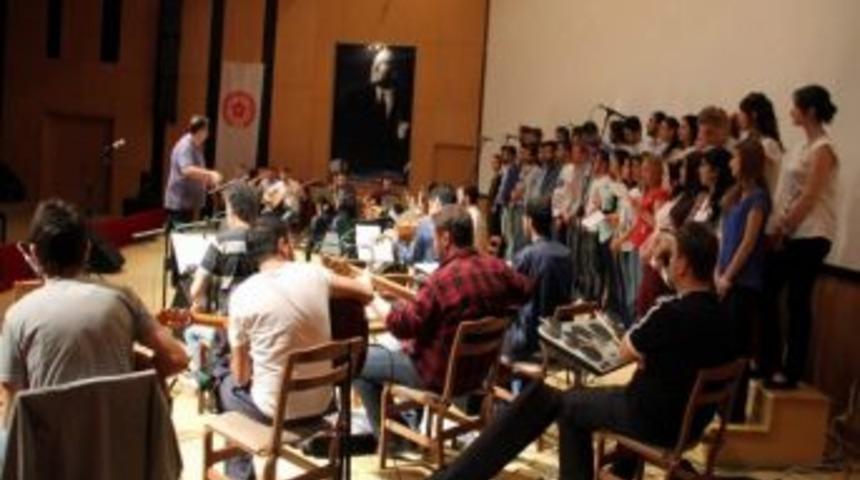 C&uuml; İ&ccedil;in &Ccedil;aldık" Klip Ekibi Konser Verecek