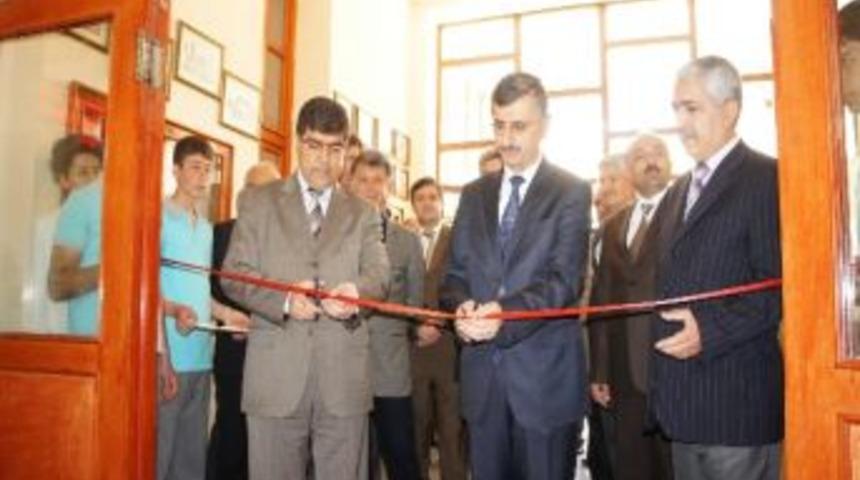 &ldquo;t&uuml;bitak Bilim Fuarları 2013&rdquo; Sergisi A&ccedil;ıldı
