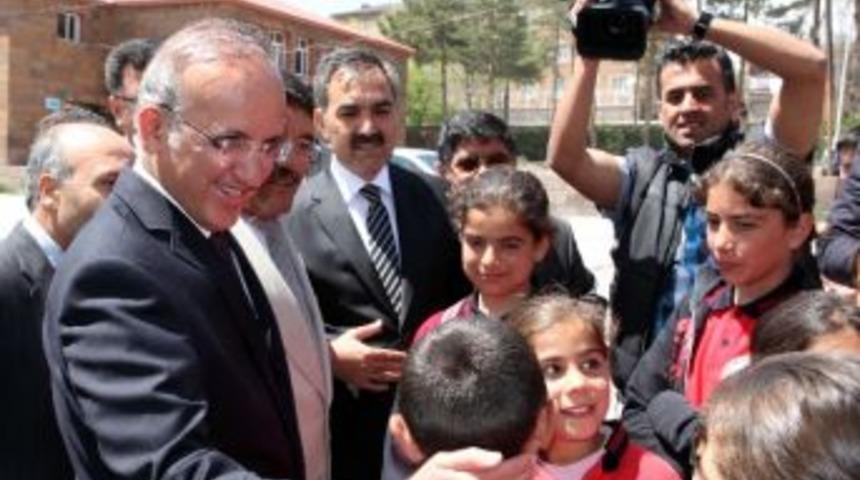 Vali Yurdakul Ahlat&rsquo;ta İncelemelerde Bulundu