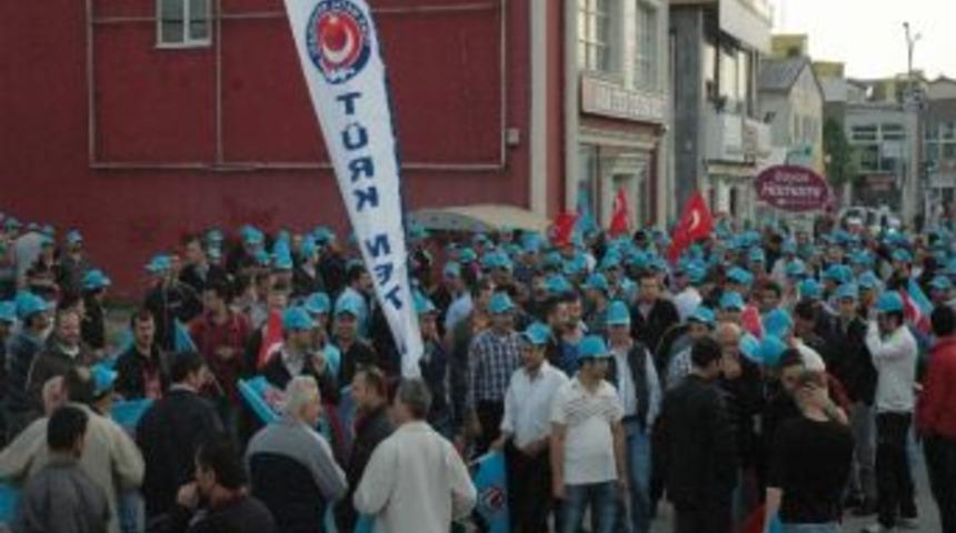 T&uuml;rk Metal Sendikası Grev Yolunda