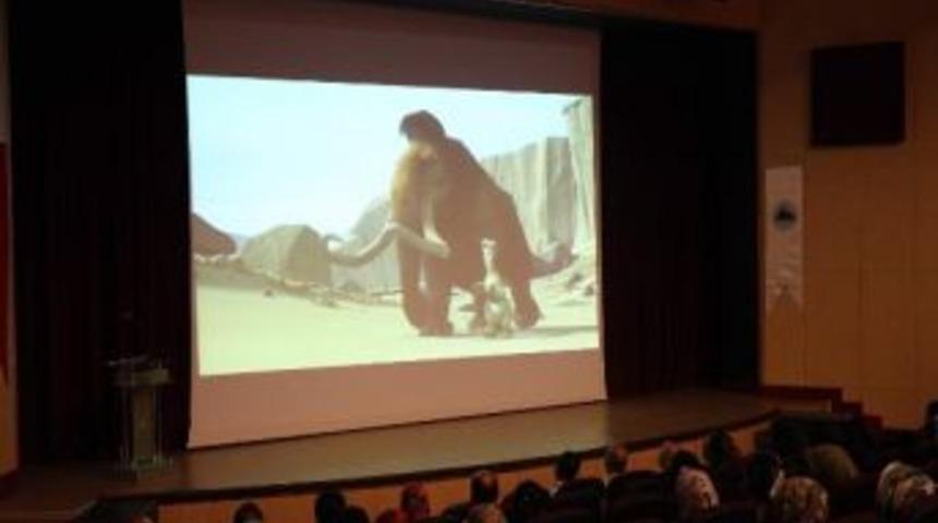 &Uuml;niversitede "buz Devri 1" Filmi G&ouml;sterimi