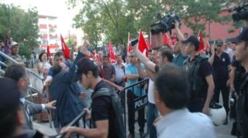 Akil İnsanlar Heyeti Ke&ccedil;i&ouml;ren&rsquo;de Stk&rsquo;lar İle Bir Araya Geldi