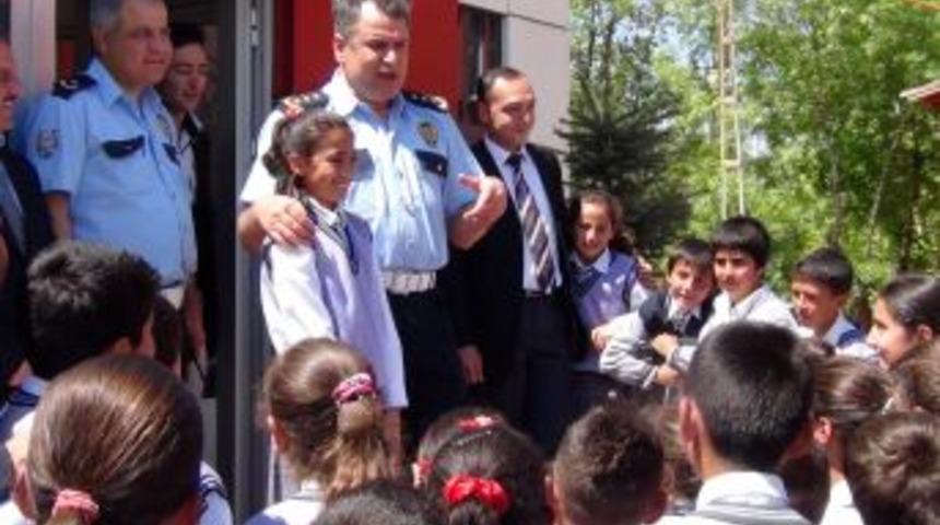 Hask&ouml;yl&uuml; &Ouml;ğrenciler, Polisi Yakından Tanıdı