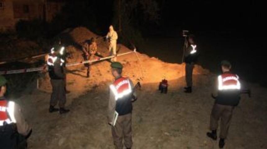 Evinin Yanındaki G&ouml;lete D&uuml;şen 3 Yaşındaki &Ccedil;ocuk &Ouml;ld&uuml;