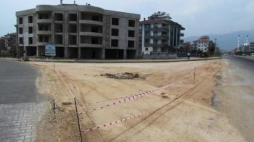 &Ouml;demiş'te K&uuml;lt&uuml;rpark &Ouml;n&uuml;ndeki Yolda Manevra G&ouml;beği Yapılacak