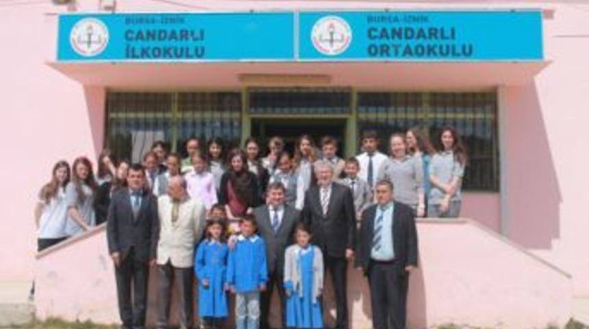 Kitaplarla kardeşlik k&ouml;pr&uuml;s&uuml;