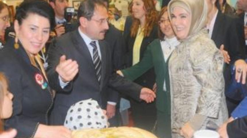 Başkent&rsquo;te d&uuml;zlenen anadolu kadını el emeği sergisine yoğun ilgi