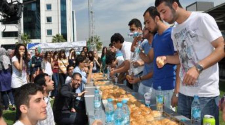 Şifa &Uuml;niversitesi'ne Bahar Geldi