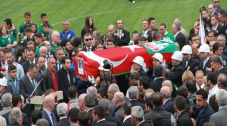 İbrahim Yazıcı, I&ccedil;in Atat&uuml;rk Stadı'nda T&ouml;ren D&uuml;zenleniyor