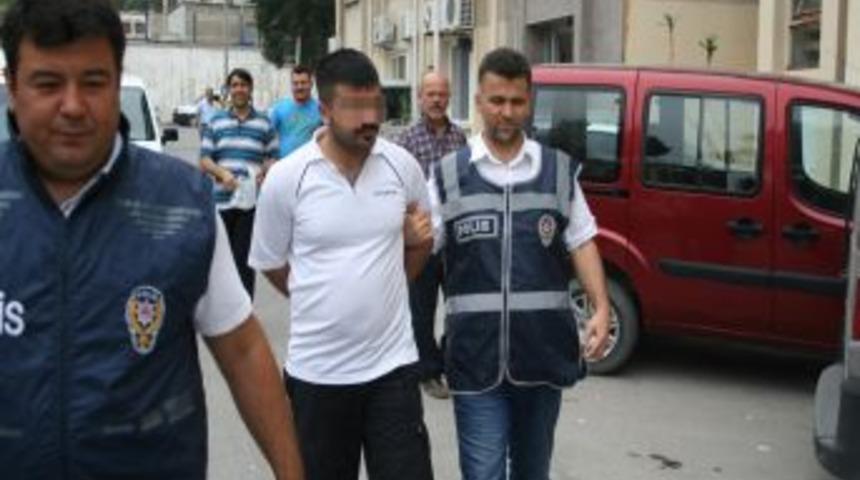 Yaşlı Kadını Gasp Etmek Isteyen Zanlılar Balkondan Atladı