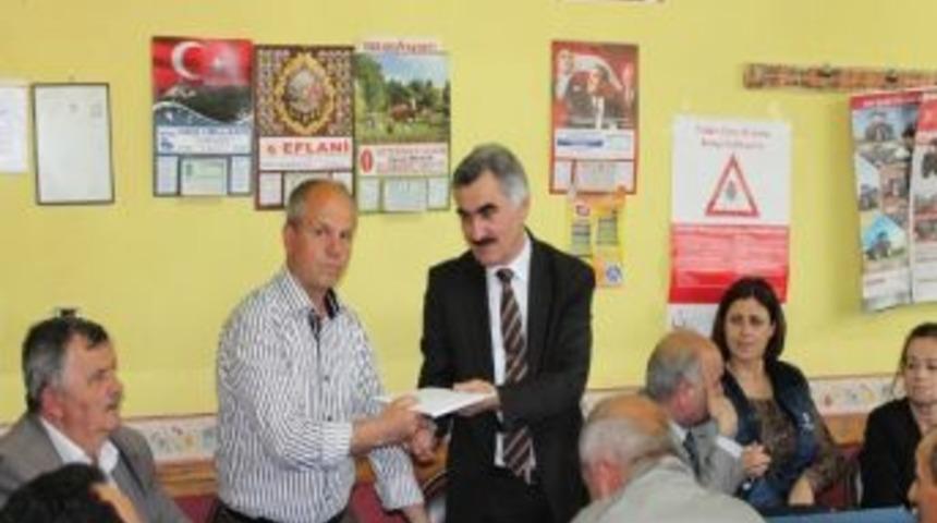 Kırklarelililere Sağlıklı Yaşam Bilgileri Kitabı Dağıtıldı