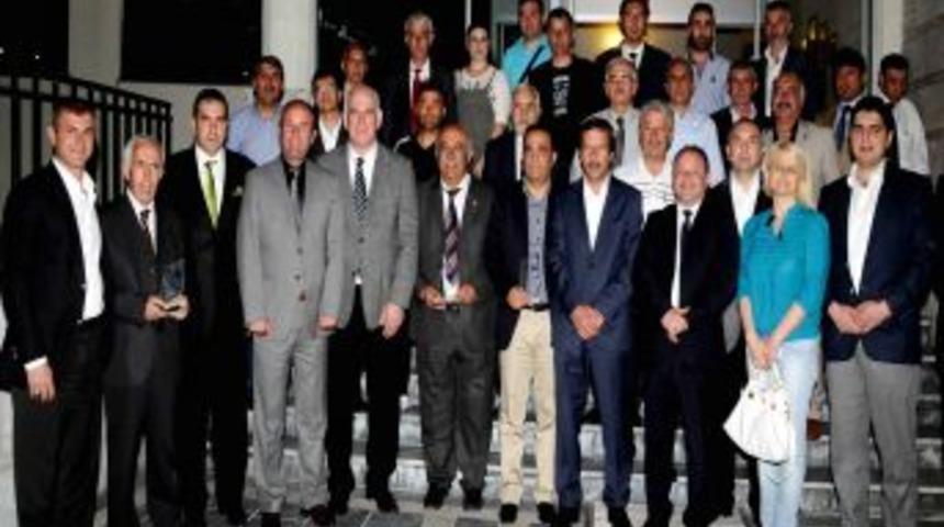 Kayseri&rsquo;de Hentbol Camiası Bir Araya Geldi