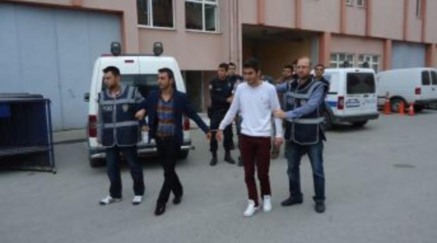 ATM'lerden 600 Bin Liralık Vurgun Yapan 18 Kişilik &Ccedil;ete &Ccedil;&ouml;kertildi