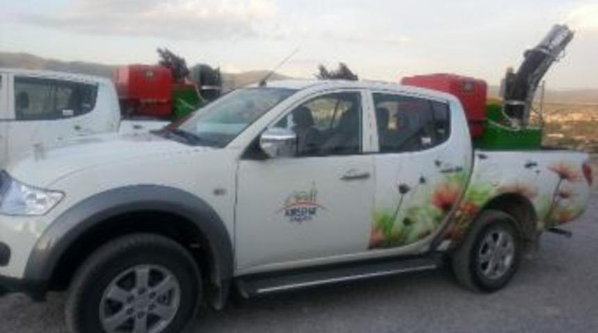 Kırşehir Belediyesi Yeni Ara&ccedil;ları İle İla&ccedil;lama Faaliyetlerine Devam Ediyor