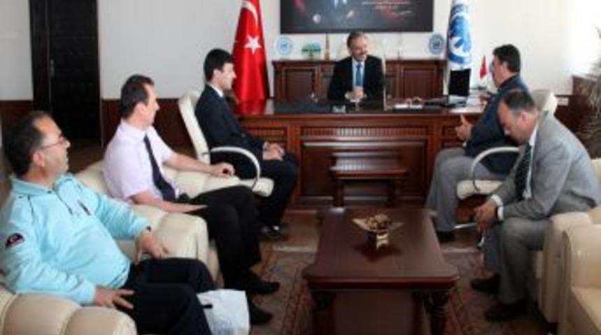 H&uuml;k&uuml;ml&uuml; &Uuml;niversite Adayları KM&Uuml;'y&uuml; Ziyaret Etti