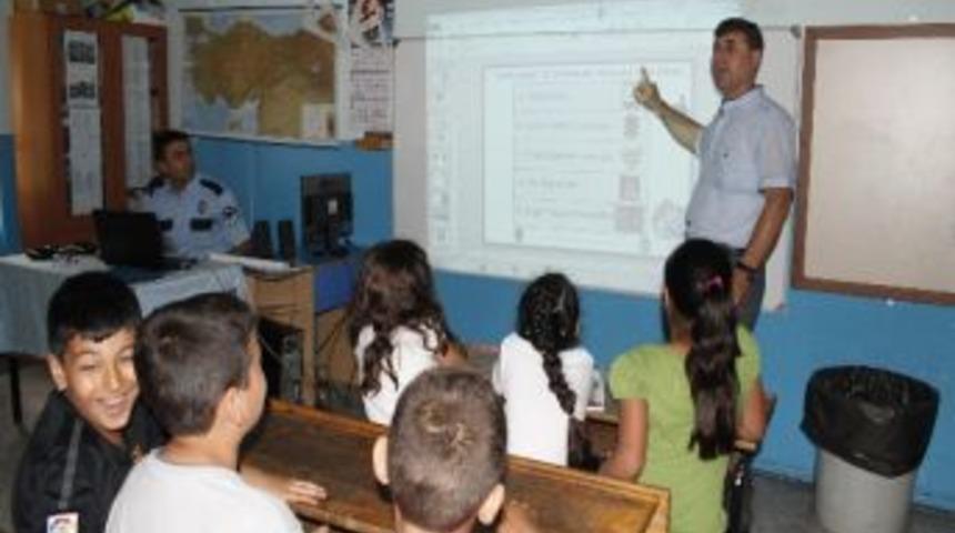 Sel&ccedil;uk'ta Trafik Haftası Kutlamaları Devam Ediyor