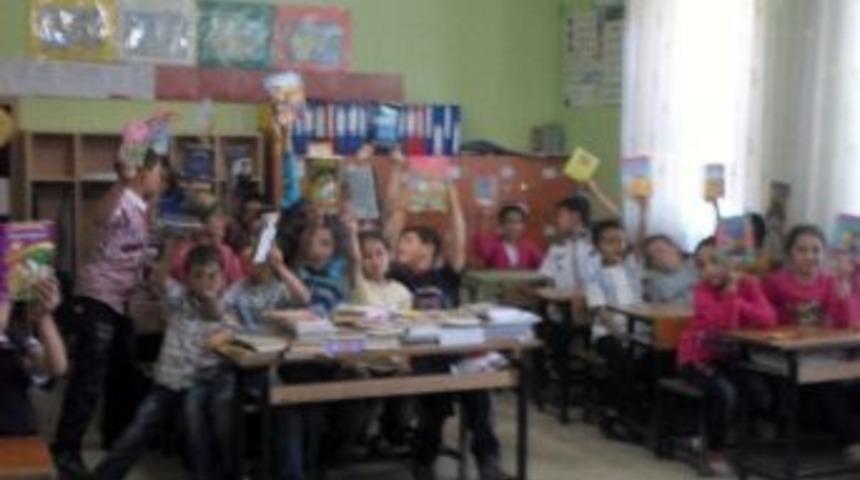 Gediz'de Kitap Toplama Kampanyası