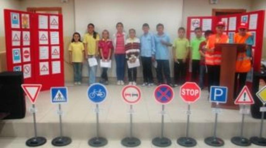 Saltukova Gazi Ortaokulu Trafik Haftasını Kutladı