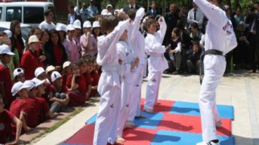 &Ccedil;ağlayan Ufuk İlk&ouml;ğretim Okulu Bilim Şenliği Yoğun Ilgi G&ouml;rd&uuml;