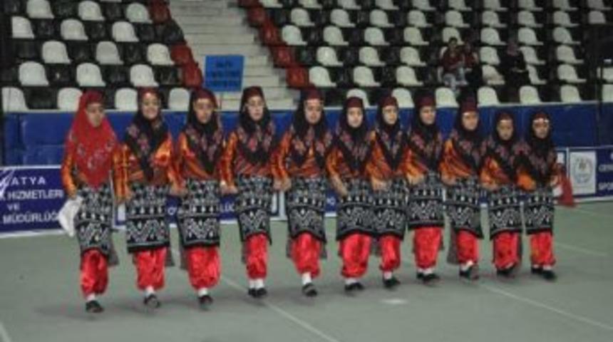 Okullar Arası Halk Oyunları Yarışması Başladı