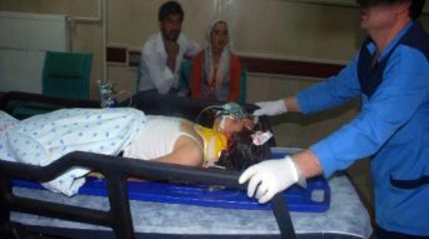 &Uuml;zerine Kapı Devrilen &Ccedil;ocuk Ağır Yaralandı