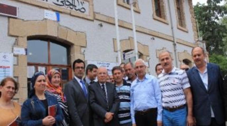 't&uuml;rk&ccedil;e Treni'ne Salihli Sanat Dostlarından Karşılama