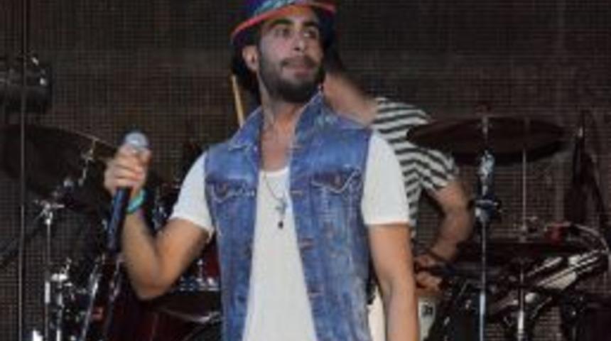 Antalya Gen&ccedil;lik Şenliği G&ouml;khan T&uuml;rkmen Konseriyle Başladı