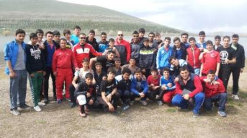 Paland&ouml;kenli Boks&ouml;r, Milli Takım Kampına Davet Edildi