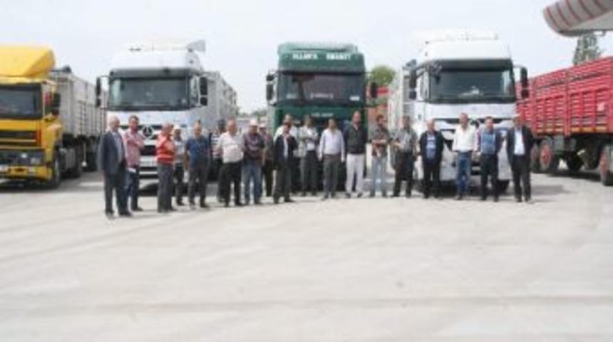 Yozgat Beldelerindeki Fabrikadan Y&uuml;k Alamayan Nakliyeciler Eylem Yaptı