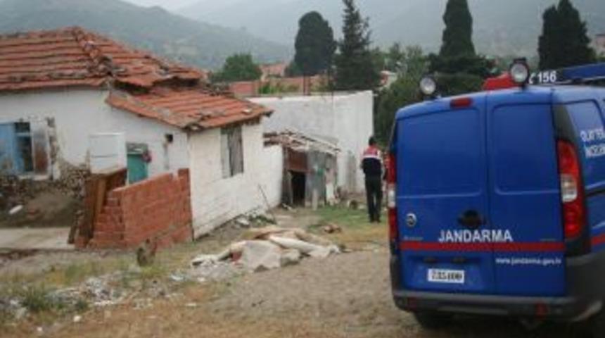 İ&ccedil;kili Restoranda Kendisiyle Ilgilenilmediği I&ccedil;in 5 Kişiyi Vurdu