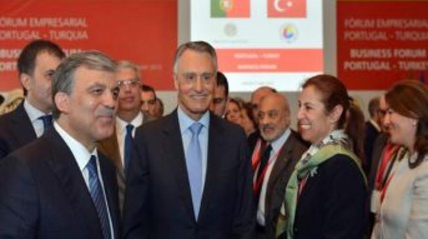Cumhurbaşkanı G&uuml;l&rsquo;e Portekiz&rsquo;de T&uuml;rk&ccedil;e S&uuml;rprizi