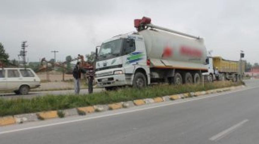 Akyazı'da Trafik Kazası: 1 Yaralı