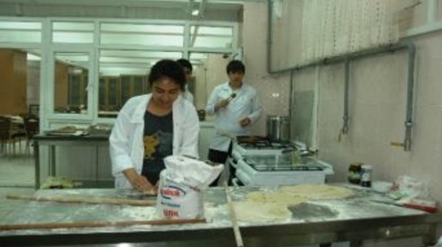 &Ouml;ğrencilerden "ekmek İsrafını &Ouml;nleme Kampanyasına Destek