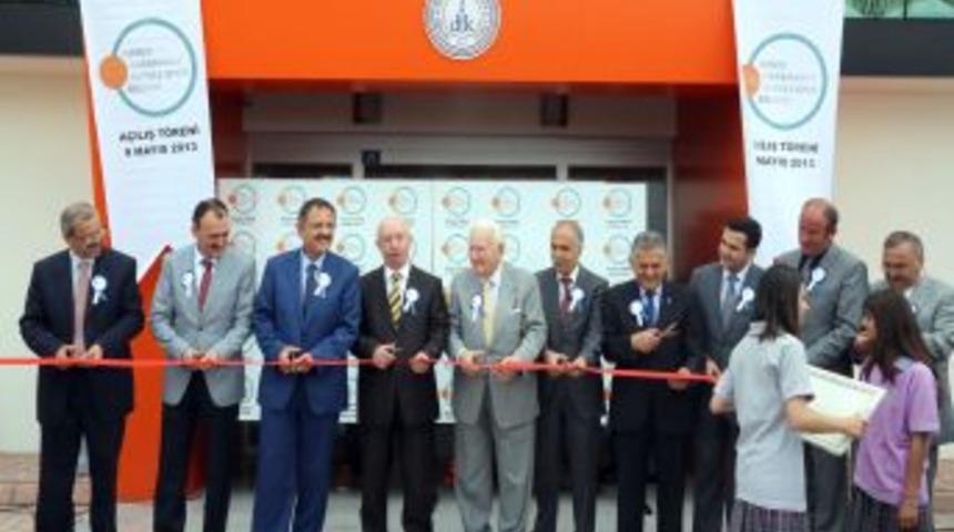 Başkan Mehmet &Ouml;zhaseki: Hayırseverlerimizle &Ouml;v&uuml;n&uuml;yoruz