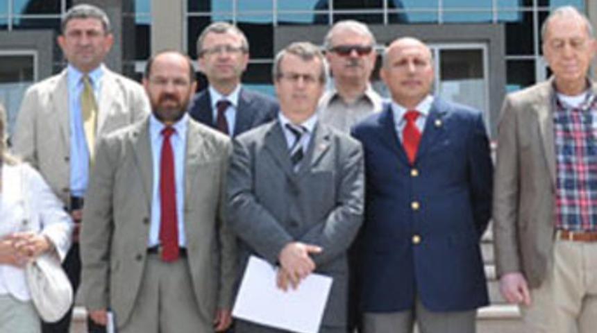 Profes&ouml;re bakirelik kontrol&uuml; yapmadın davası