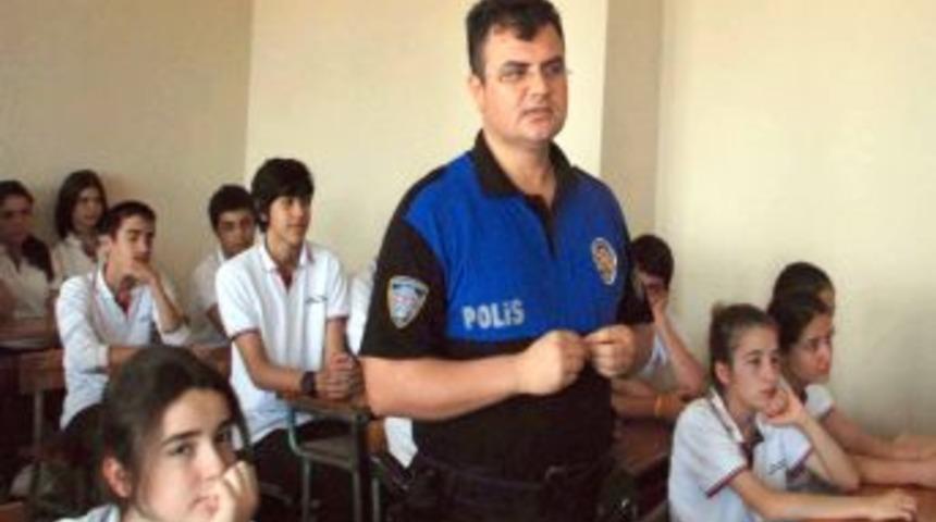 İskenderun'da Liseli &Ouml;ğrencilere Trafik Semineri
